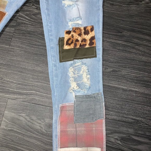 Amiri Jeans Grunge Patch (Skinny Jeans) - Picture 2 of 7